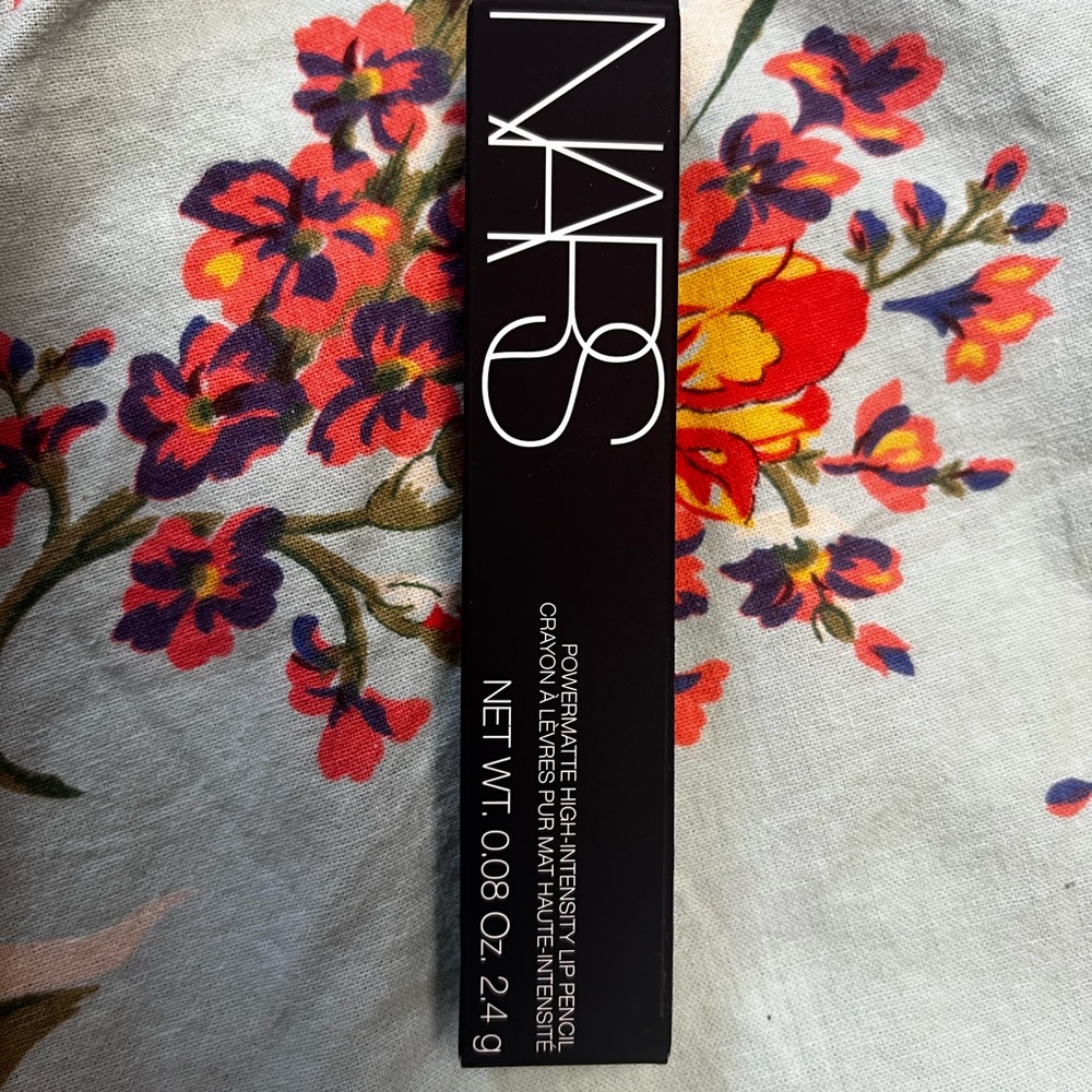 I 💗 OFFERS! NARS Powermatte high intensity, lip pencil in Viva Las Vegas